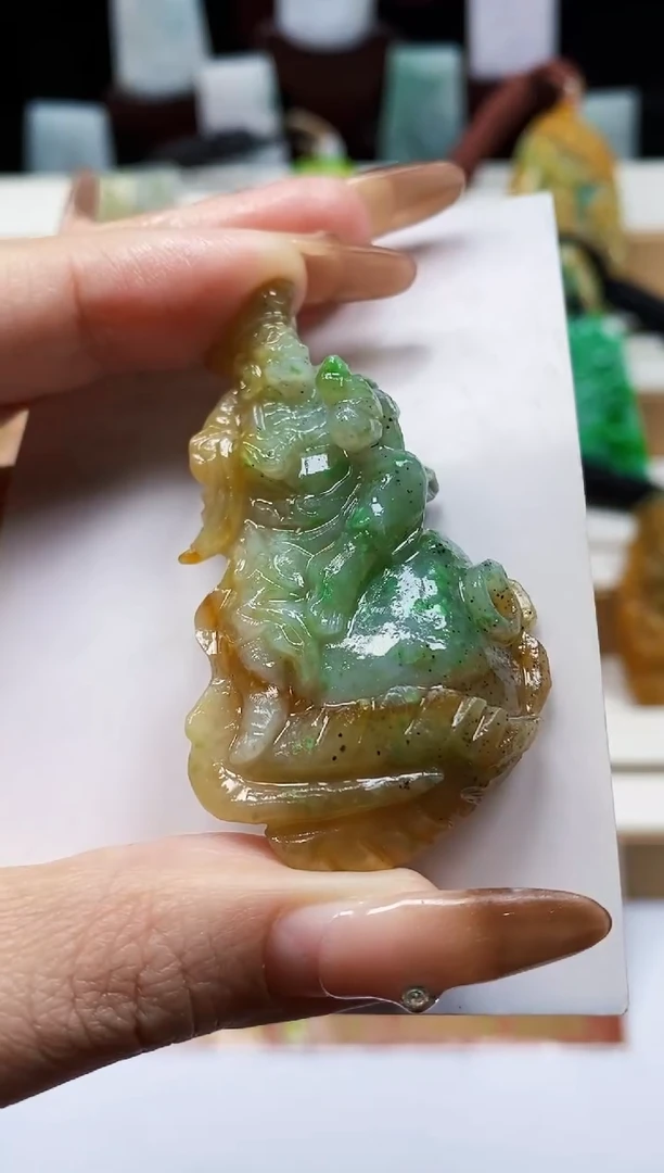 颈饰未镶嵌翡翠翡翠A货