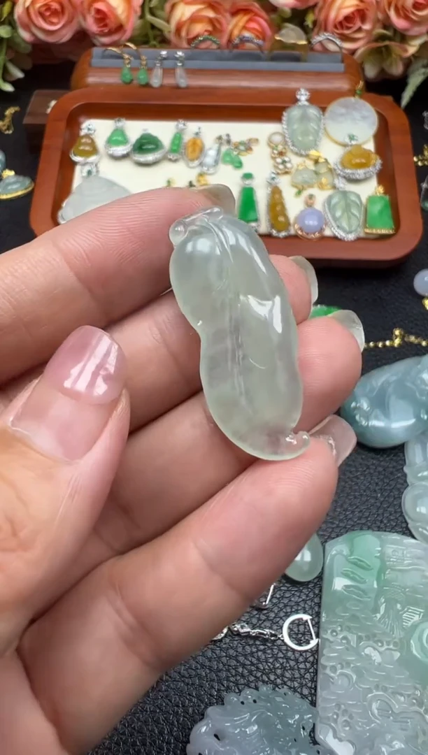翡翠未镶嵌颈饰天然缅甸翡翠A货