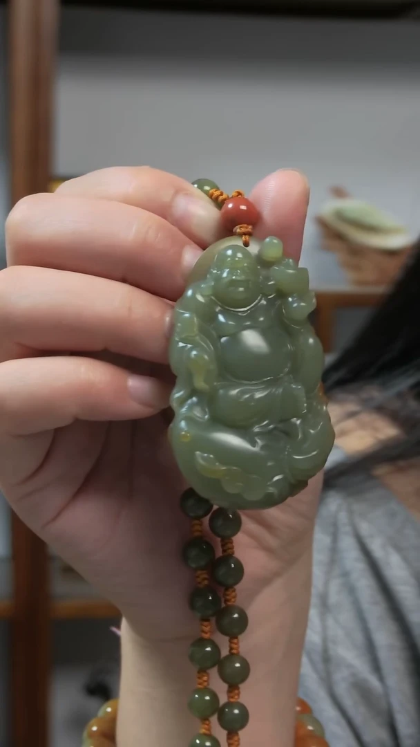 颈饰未镶嵌和田玉佛公