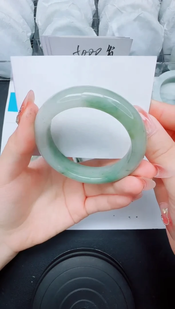 石英质玉手镯未镶嵌66/54