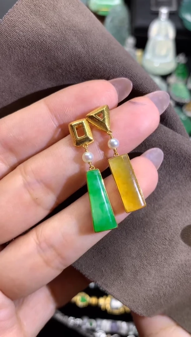 翡翠18K金镶嵌耳饰翡翠耳饰