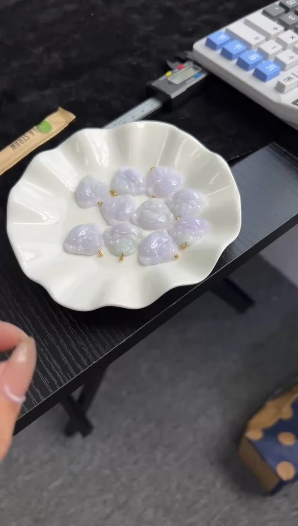 颈饰18K金镶嵌翡翠多样性发一件/配绳3