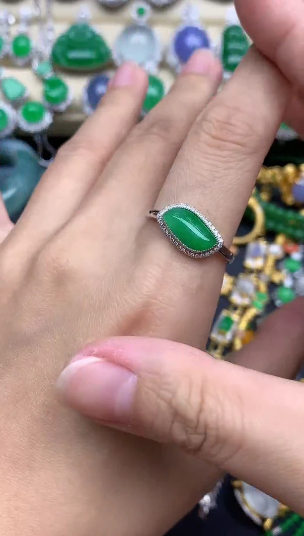 翡翠戒指18K金镶嵌396-春日珠宝