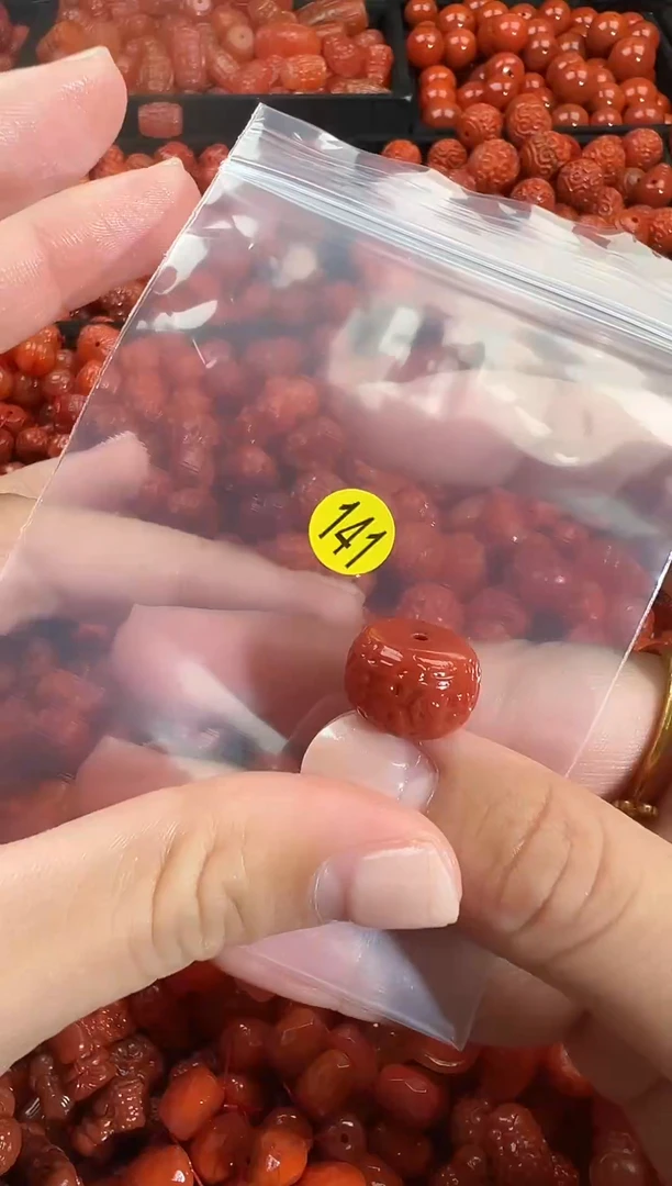 颈饰未镶嵌南红玛瑙1