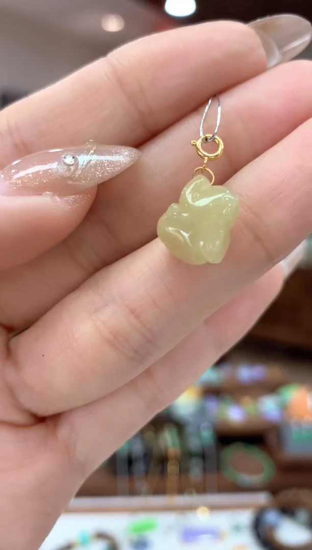 【闪购商品】翡翠吊坠(不含链)18K金镶嵌兔子