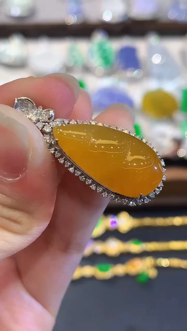 吊坠(不含链)18K金镶嵌翡翠LF多样性发其一