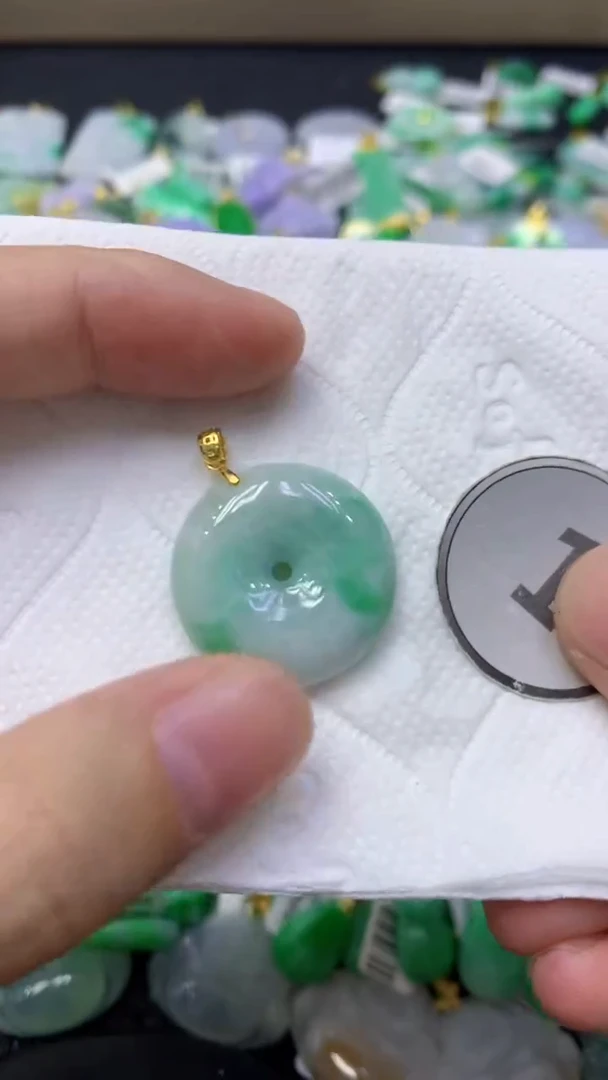 颈饰未镶嵌翡翠天然缅甸翡翠A货