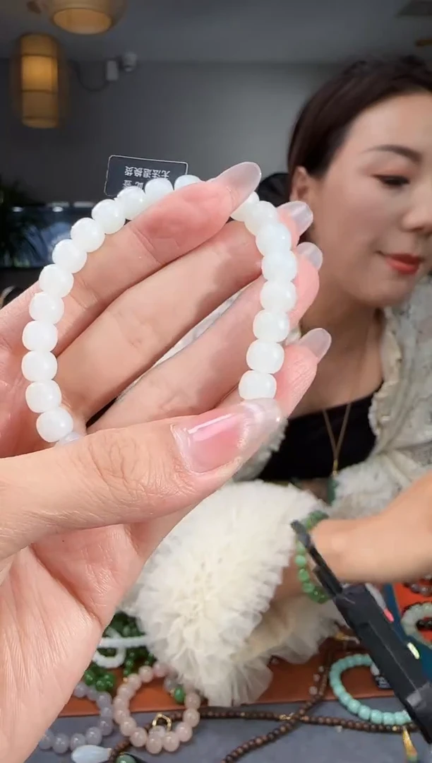 未镶嵌手链和田玉1