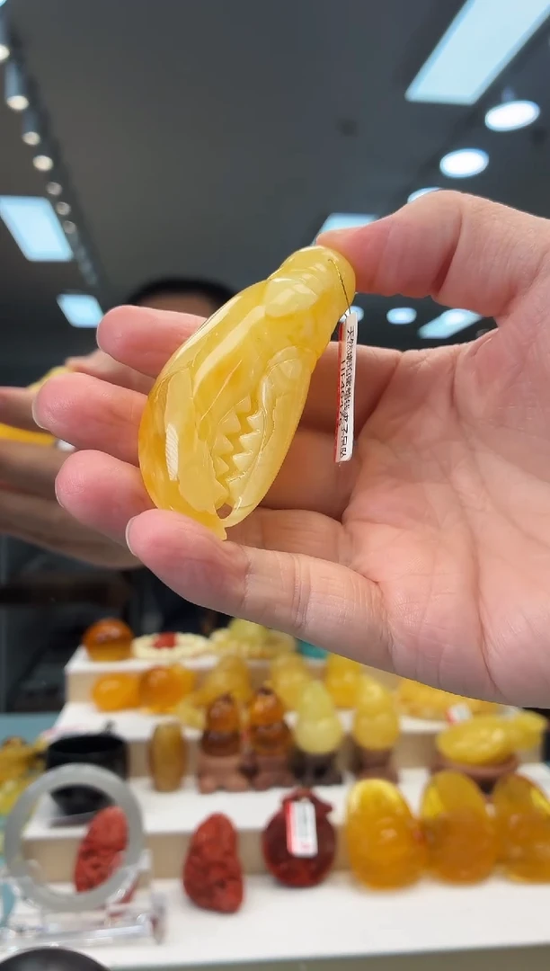 琥珀颈饰未镶嵌吊坠