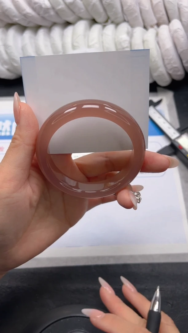 【闪购商品】石英质玉手镯未镶嵌28-56.4