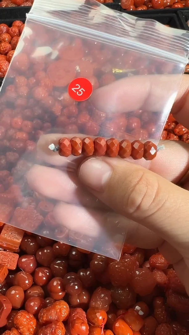 颈饰未镶嵌南红玛瑙1