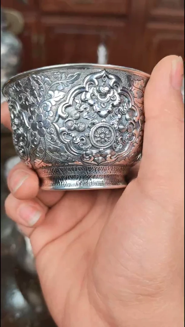 T**t足银手工精工八宝錾刻双层主人杯
