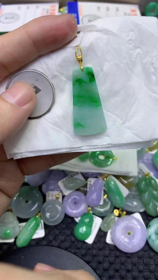 颈饰未镶嵌翡翠天然缅甸A货翡翠