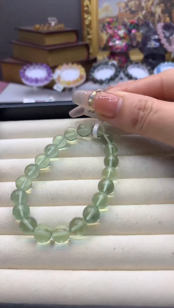 【闪购商品】水晶手串未镶嵌9+透体薄荷绿萤石