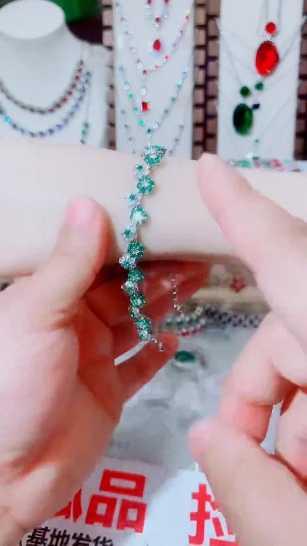 未镶嵌手链祖母绿祖母绿小花手链