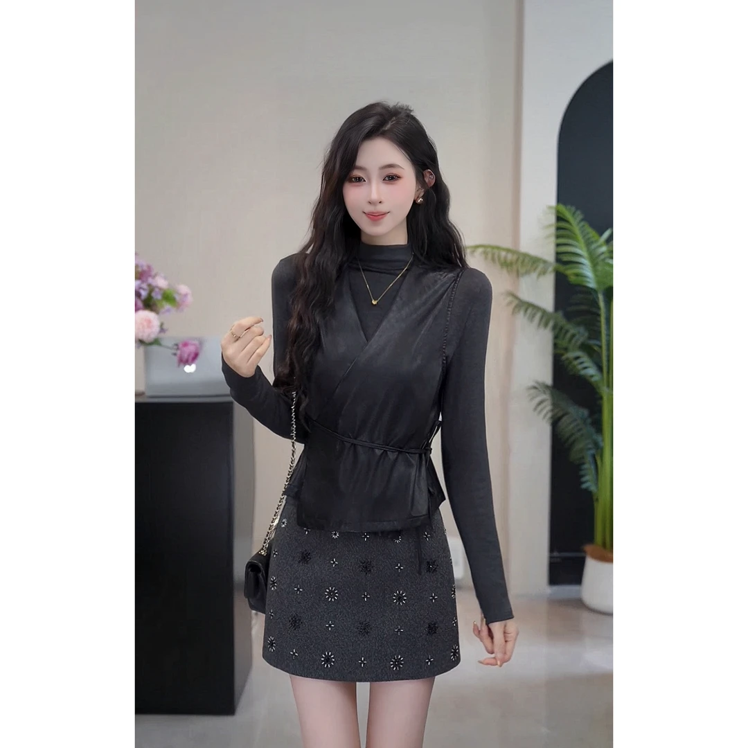 YUANLIANSU/圆脸酥【泊云随月】设计感气质马甲+打底衫两件套女秋季