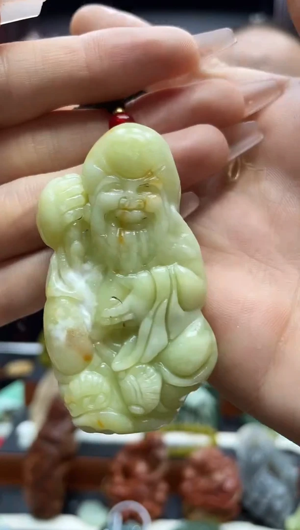 岫玉未镶嵌吊坠·