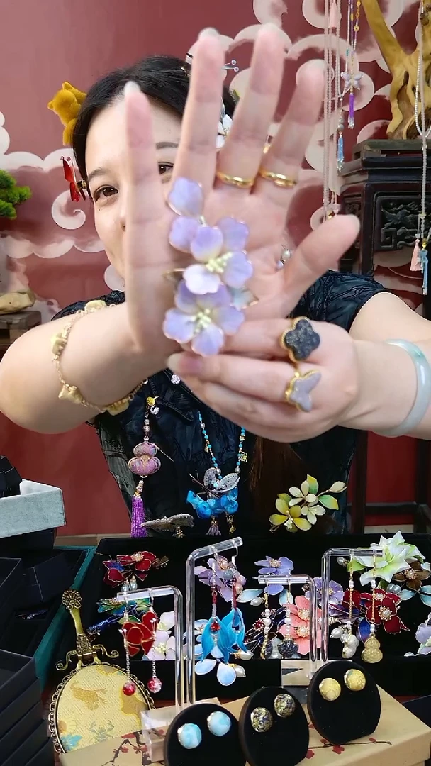 刺绣纯手工非遗绒花