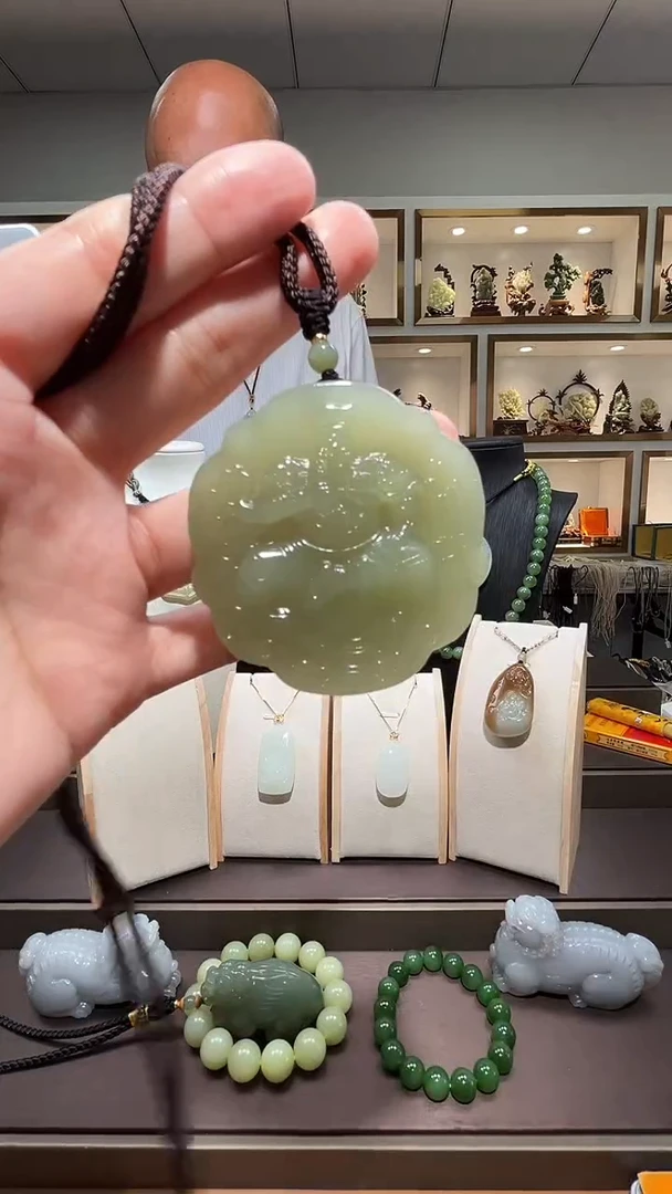 和田玉未镶嵌颈饰苏