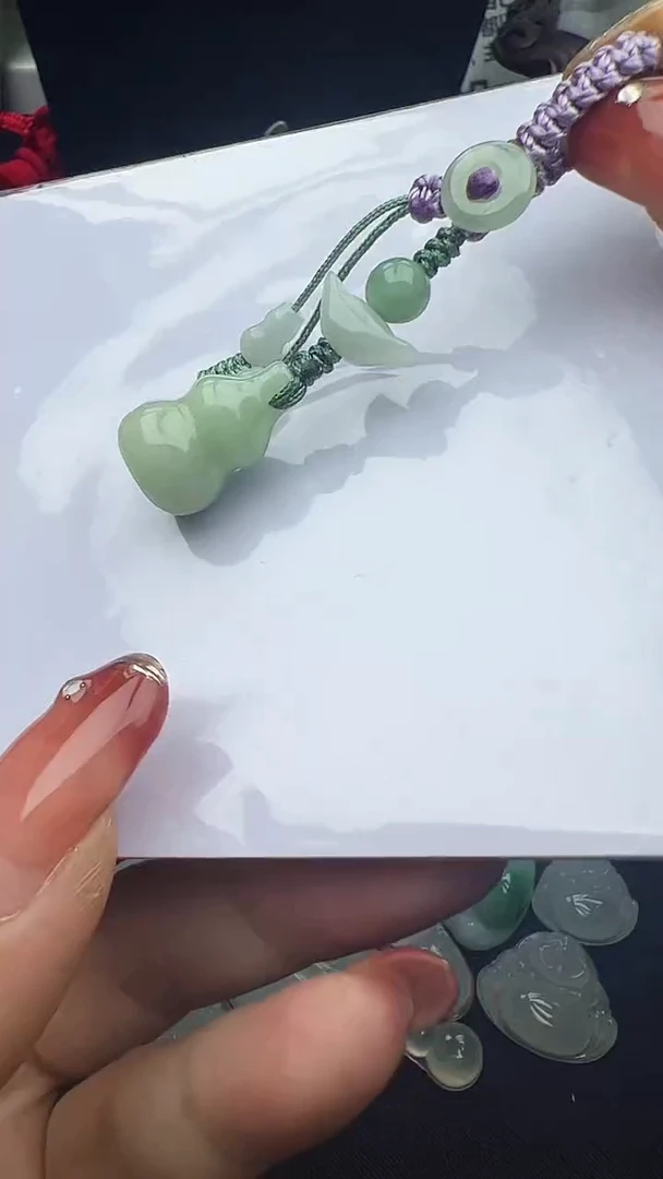 翡翠挂件未镶嵌葫芦