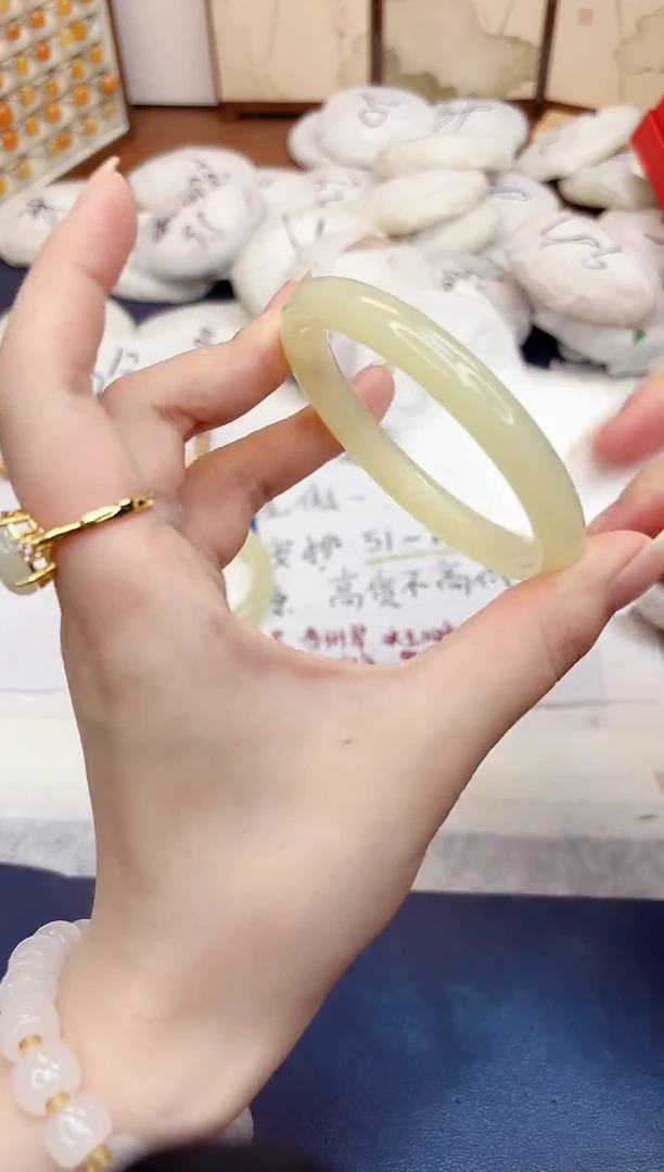 石英质玉手镯未镶嵌98-美人条晴水-圈口56