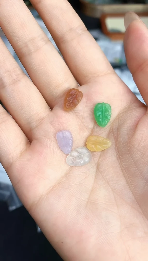 颈饰未镶嵌翡翠25112502