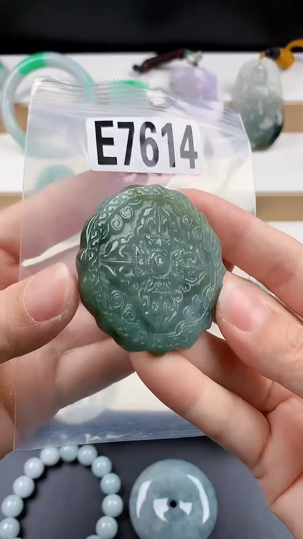 颈饰未镶嵌翡翠天然翡翠吊坠挂件