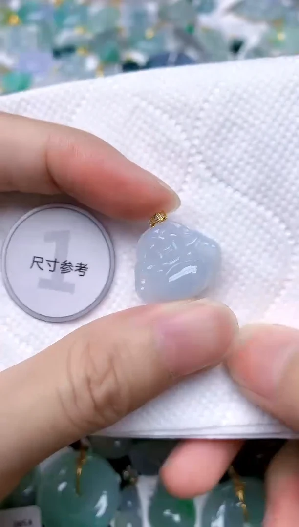颈饰18K金镶嵌翡翠天然A货翡翠