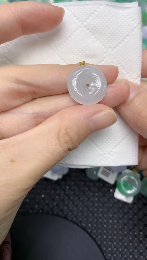 颈饰18K金镶嵌翡翠111111111