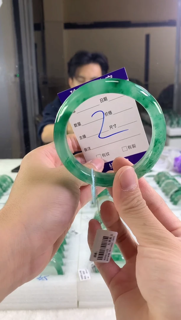 未镶嵌手镯石英质玉（非洲翠）F****空60