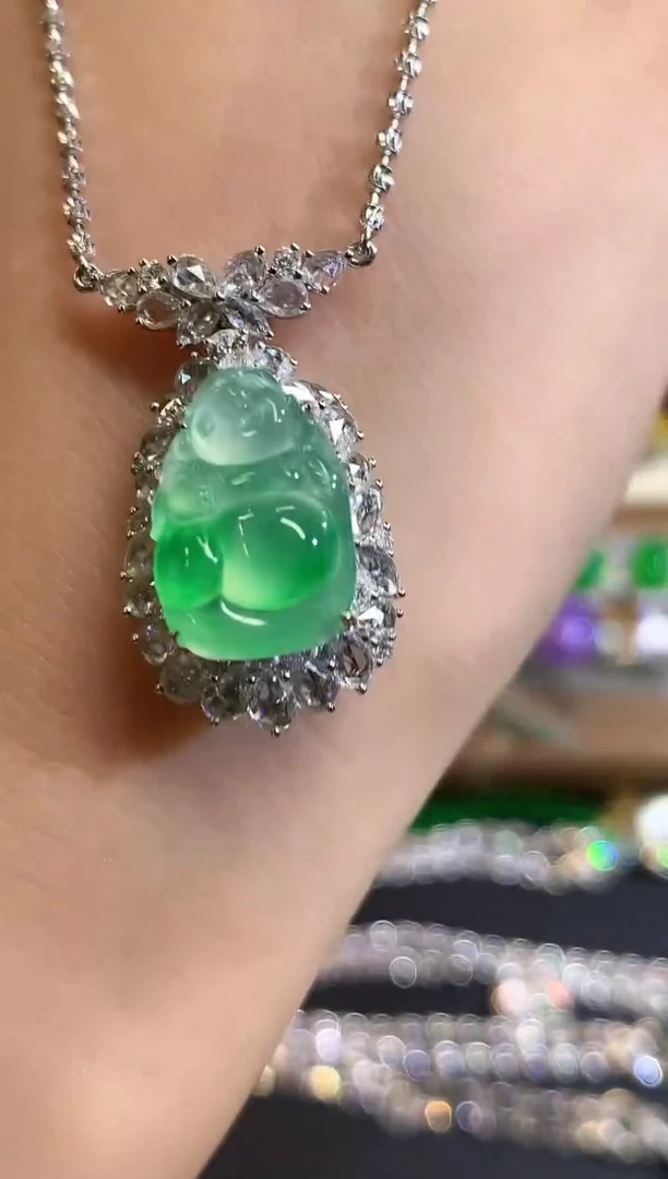 颈饰18K金镶嵌翡翠q125