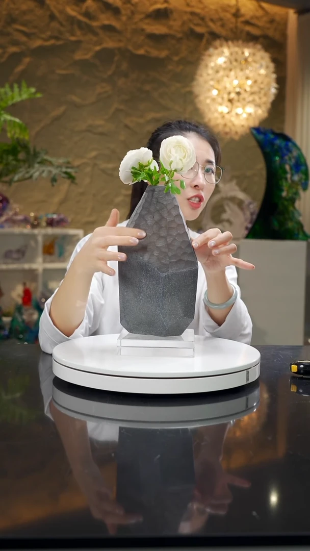 福利灰色设计款花瓶