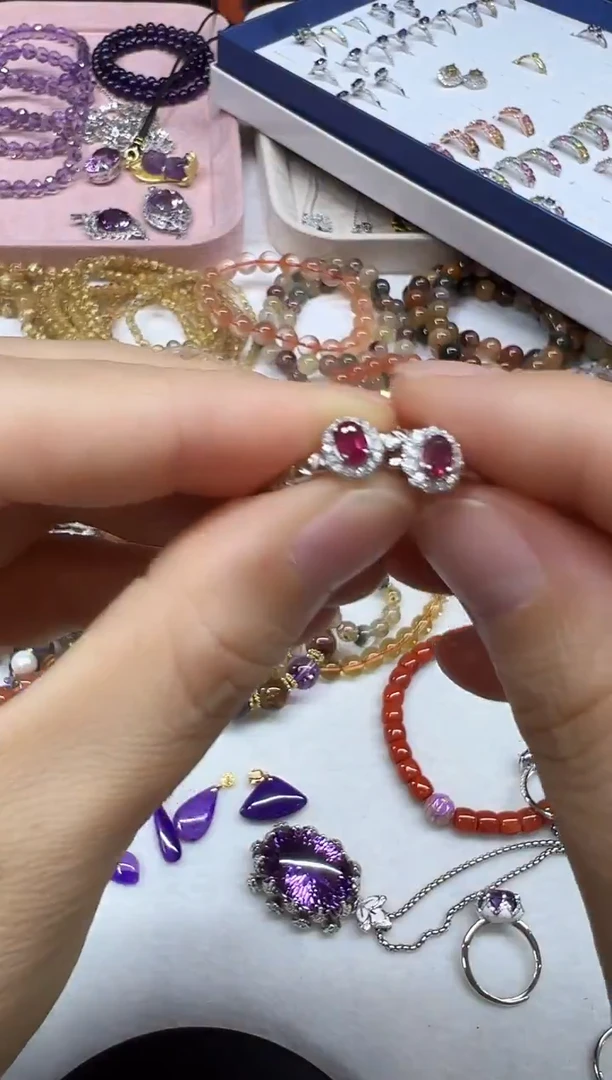 银S925镶嵌戒指红宝石1223m021多样性发其一