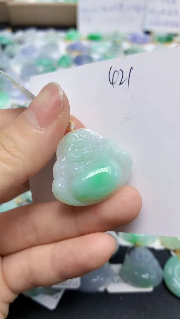 翡翠18K金镶嵌颈饰天然缅甸翡翠A货