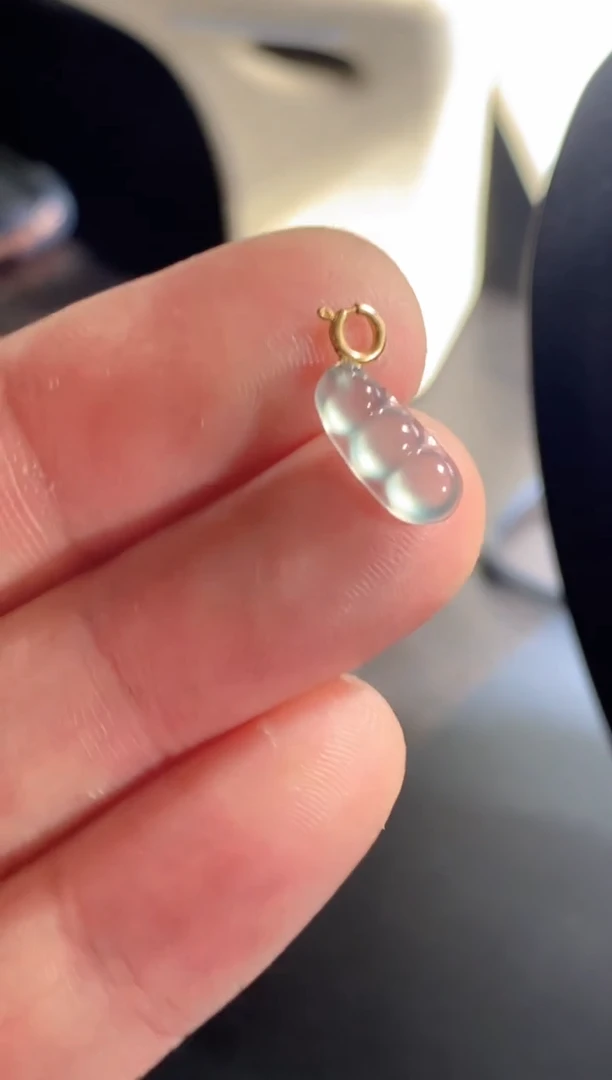 颈饰18K金镶嵌翡翠