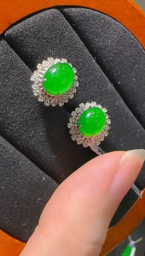 【闪购商品】翡翠耳饰18K金镶嵌天然翡翠A货