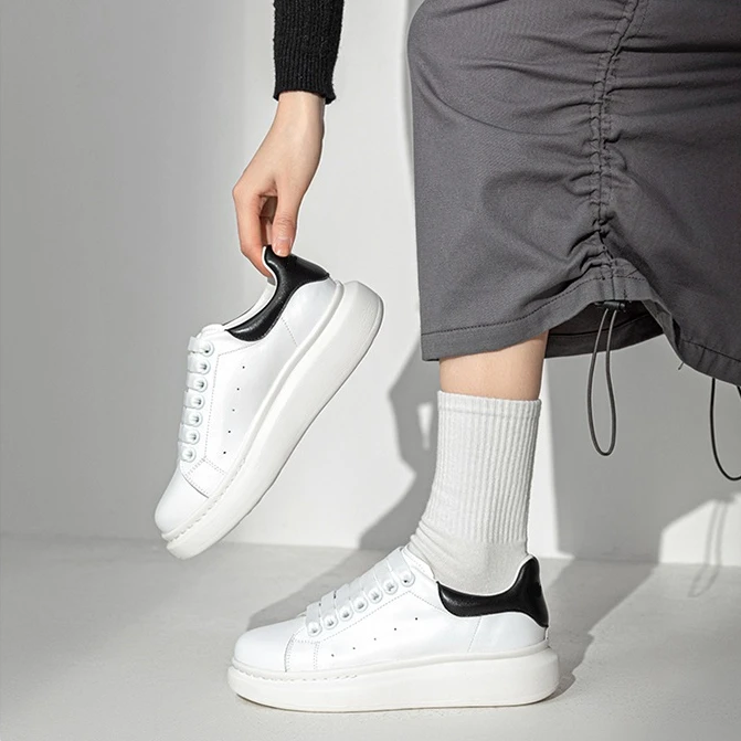 真皮小白鞋女春季百搭时尚经典休闲鞋软底低帮系带运动板鞋女
