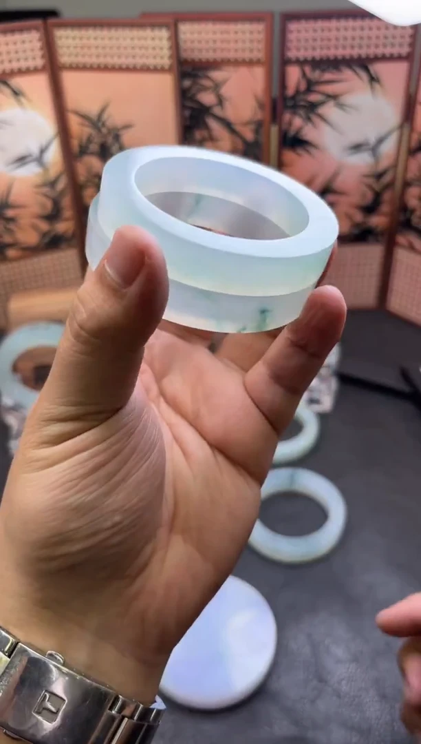 未镶嵌手镯定制翡翠达*手镯