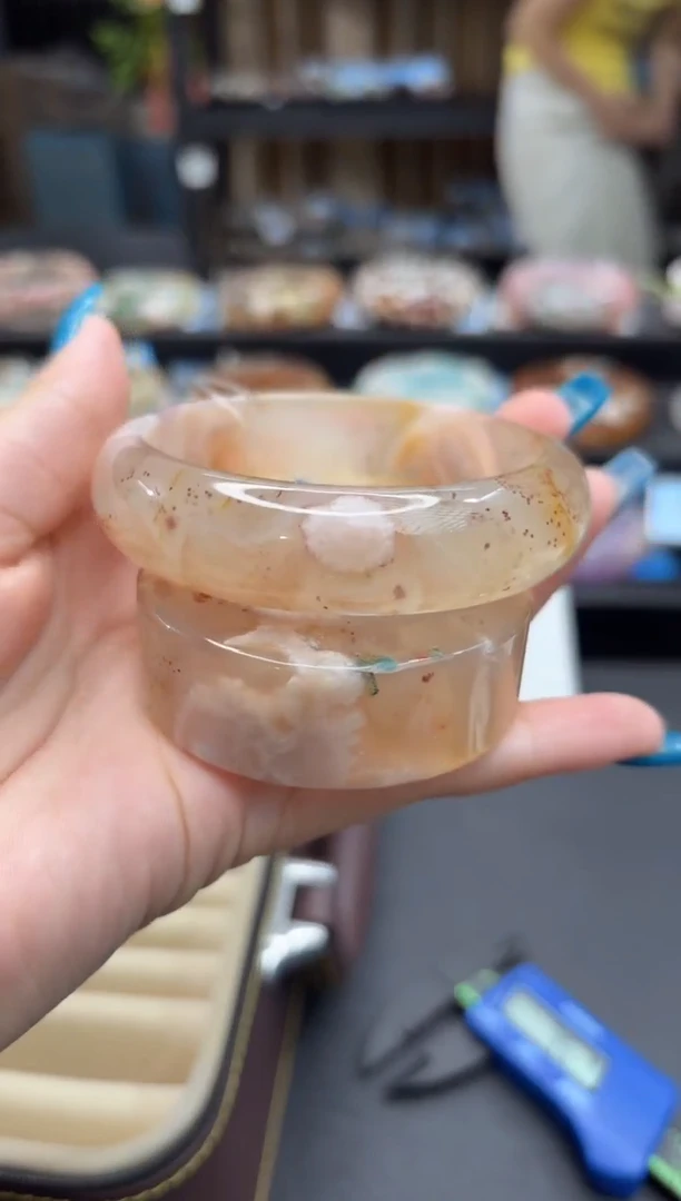 未镶嵌手镯石英质玉745(60圈赠送镯心)