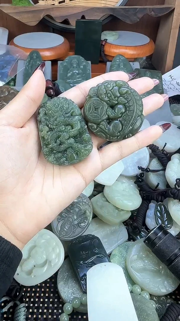 颈饰未镶嵌和田玉1