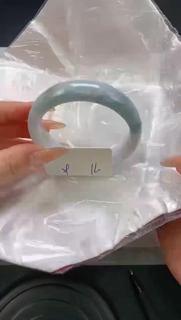 翡翠手镯未镶嵌44
