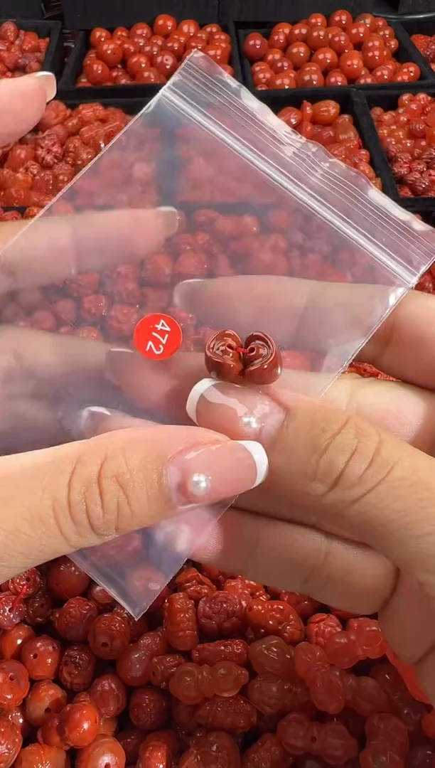 颈饰未镶嵌南红玛瑙1
