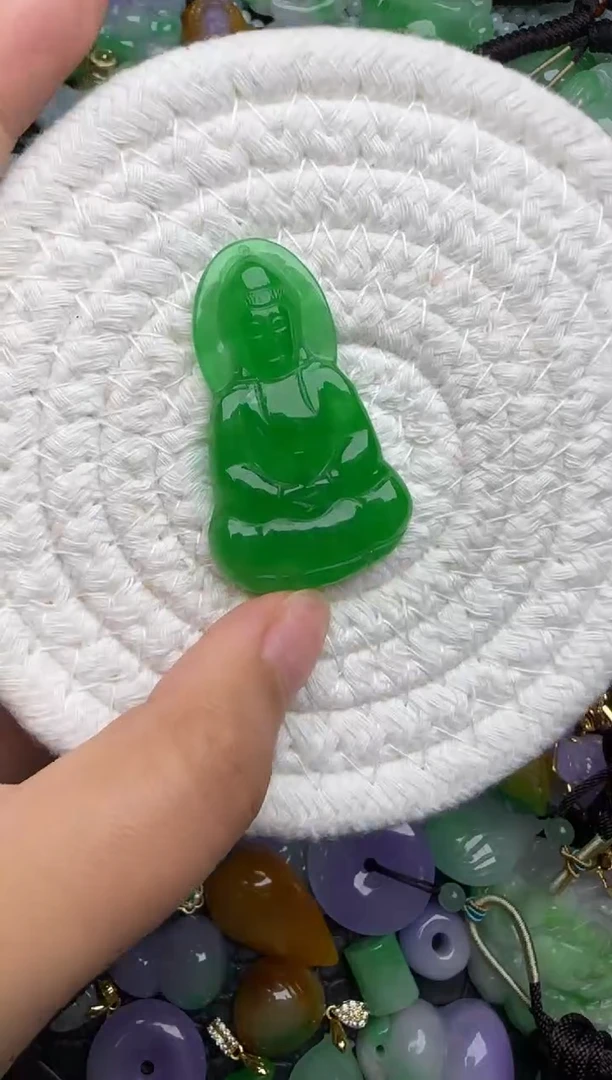 颈饰未镶嵌翡翠缅甸翡翠吊坠