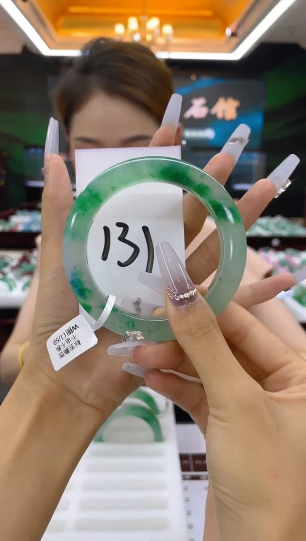 石英质玉（非洲翠）手镯未镶嵌天然冰飘花