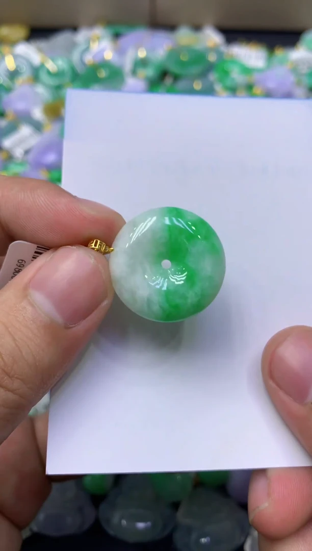 颈饰18K金镶嵌翡翠天然缅甸翡翠A货