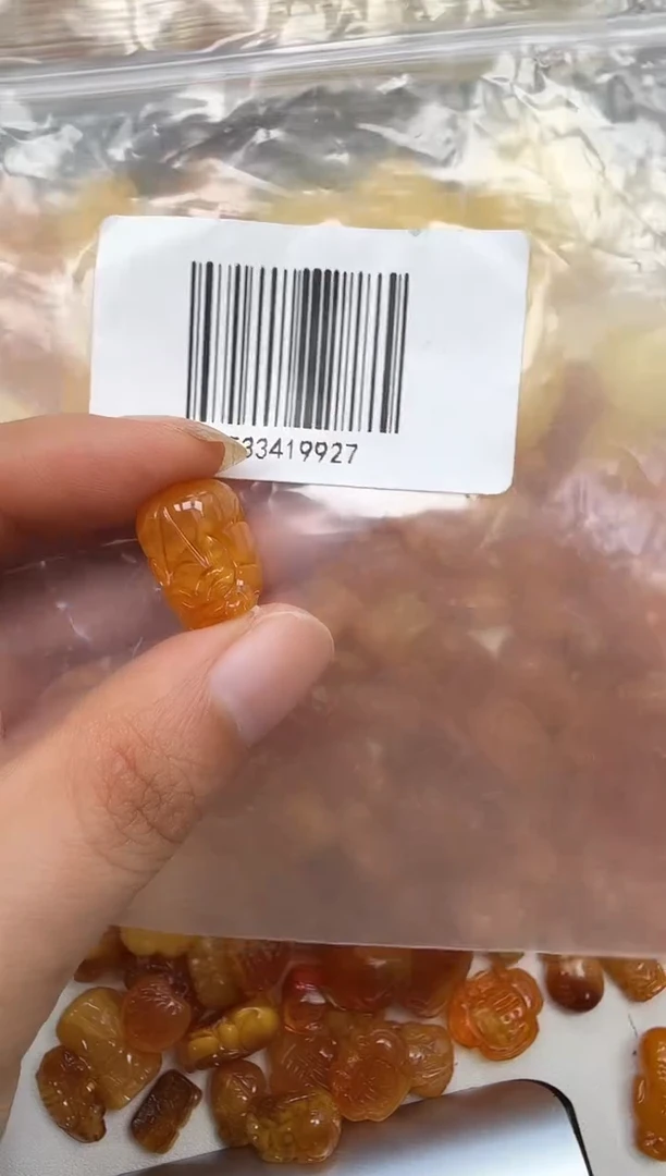 裸石琥珀未镶嵌如图