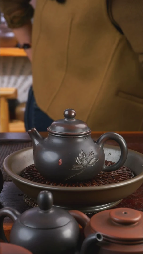 兔*茶135毫升浮雕融天裸壶