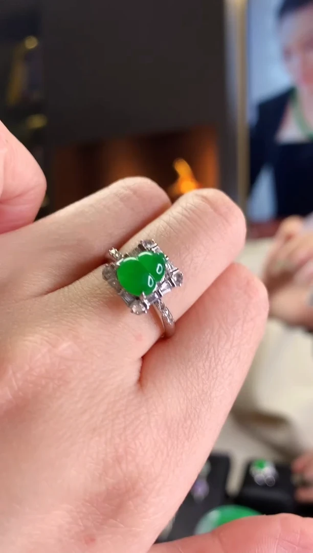 【闪购商品】翡翠戒指18K金镶嵌葫芦