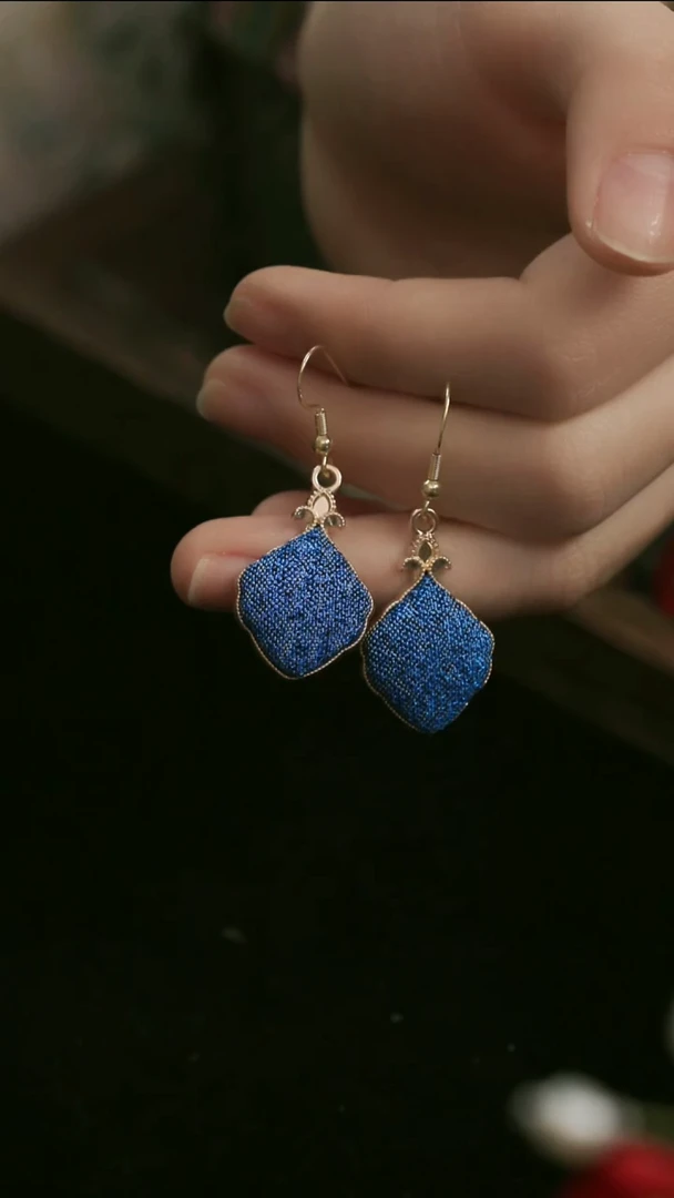 刺绣湘传礼缂丝耳饰