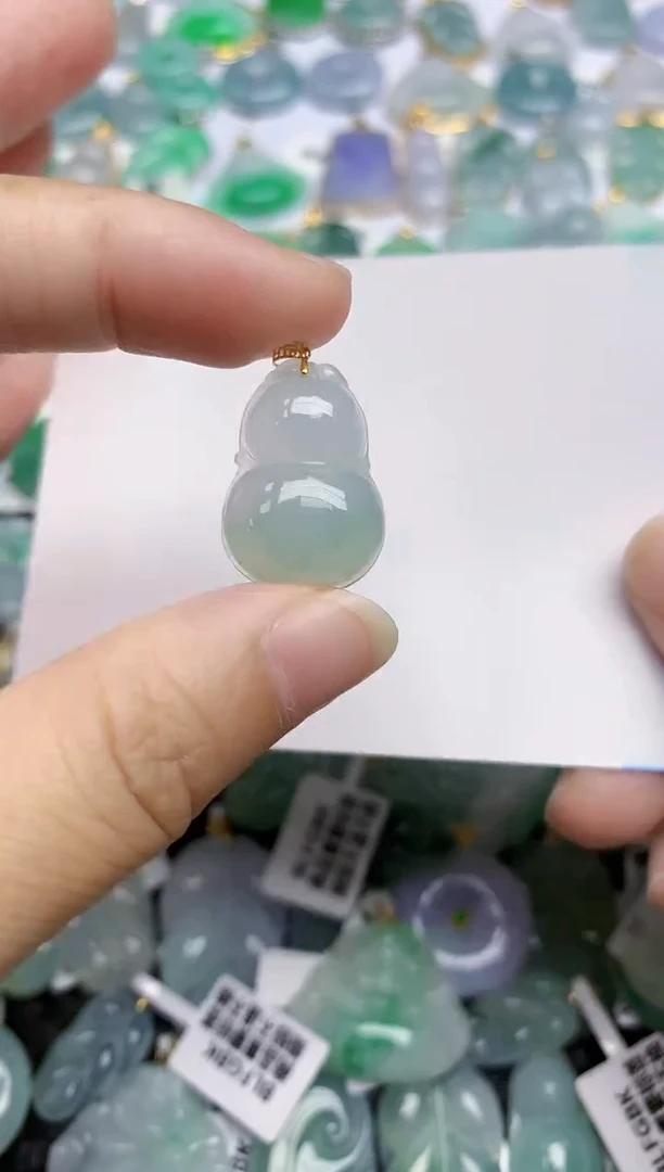 翡翠18K金镶嵌颈饰天然A货翡翠